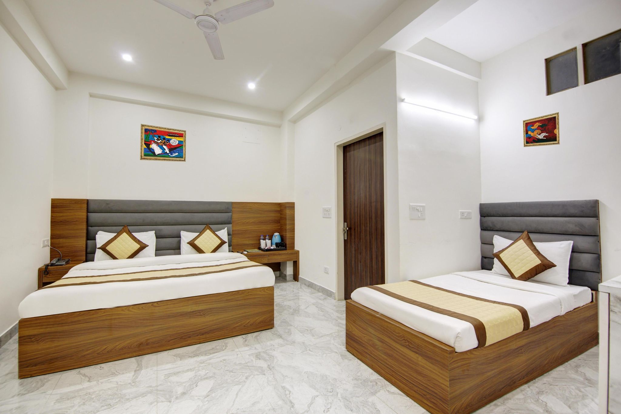 Deluxe Double Room with Private Bathroom