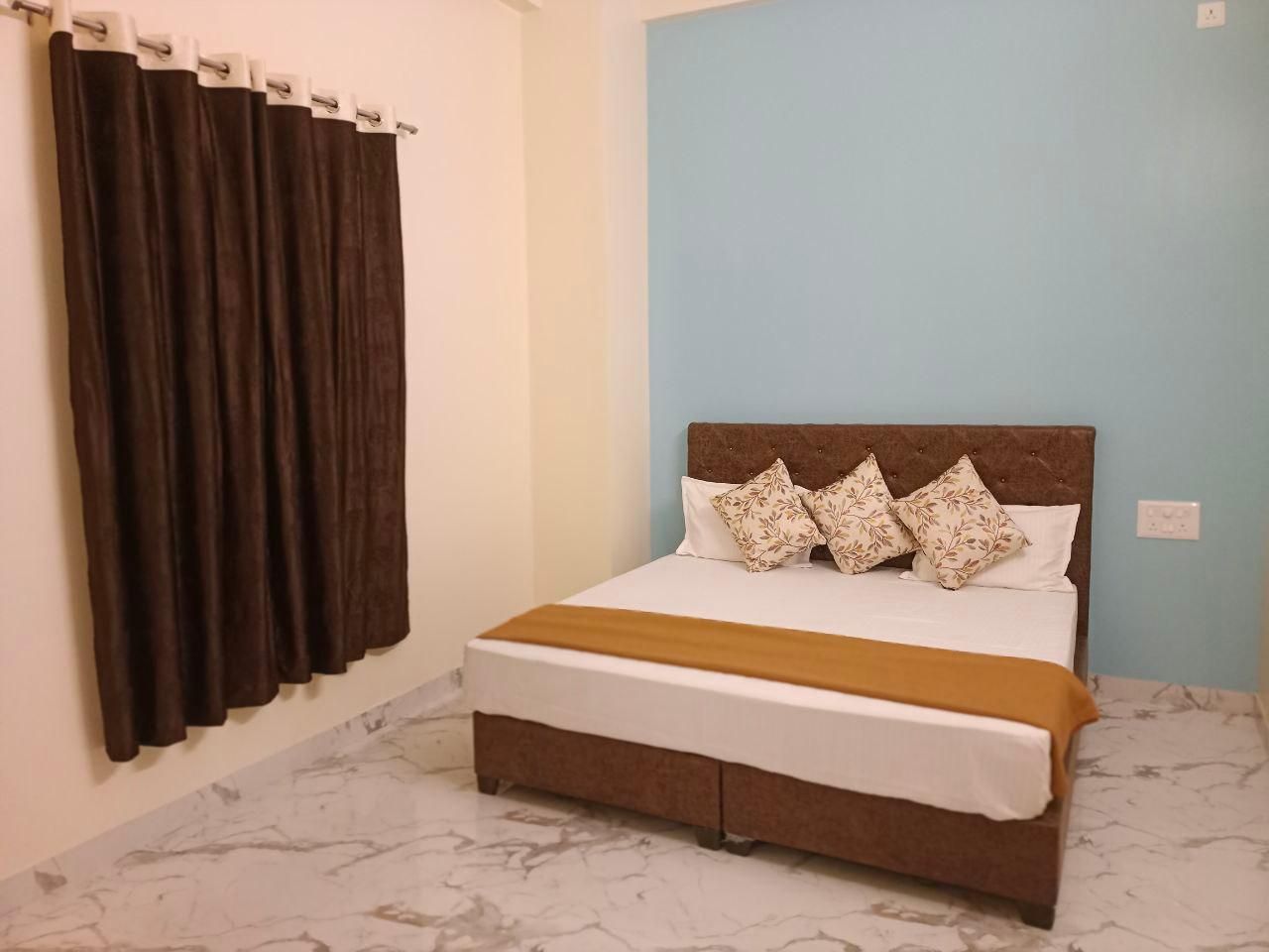 Deluxe - Air Conditioning