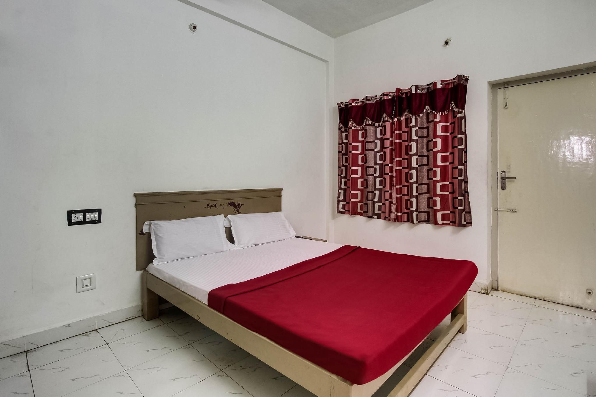 SPOT ON Room without Air Conditioning