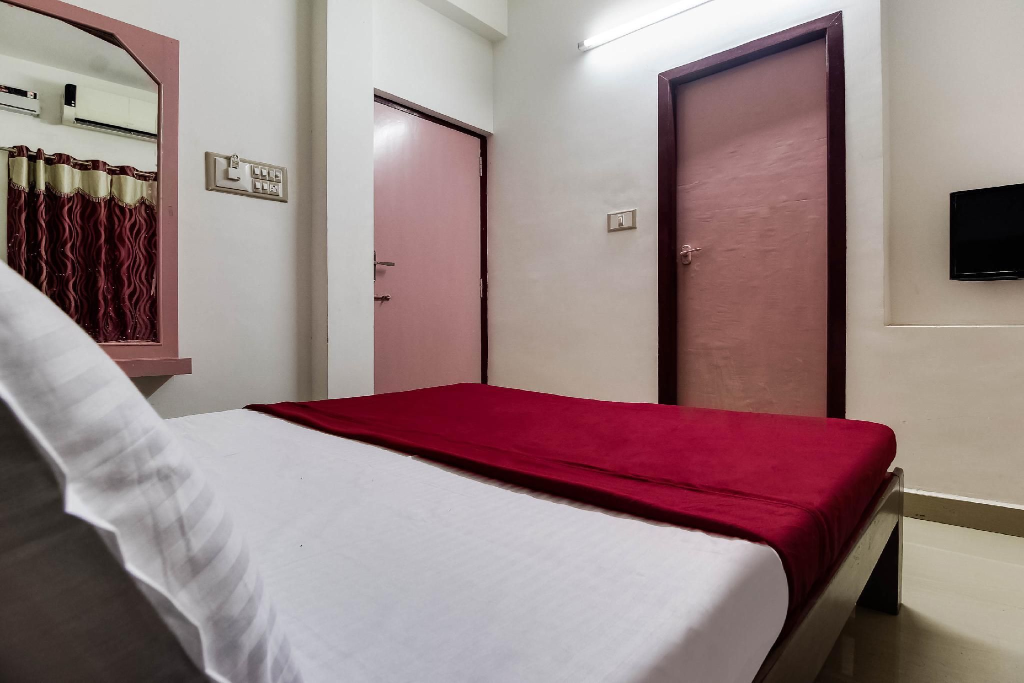 SPOT ON Room without Air Conditioning
