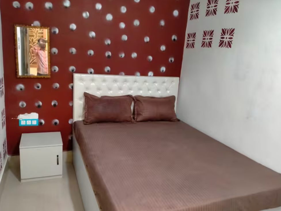 Hari International Standard Room 2