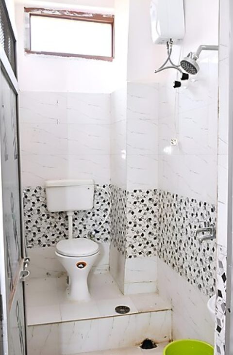 Hari International Deluxe Room 2