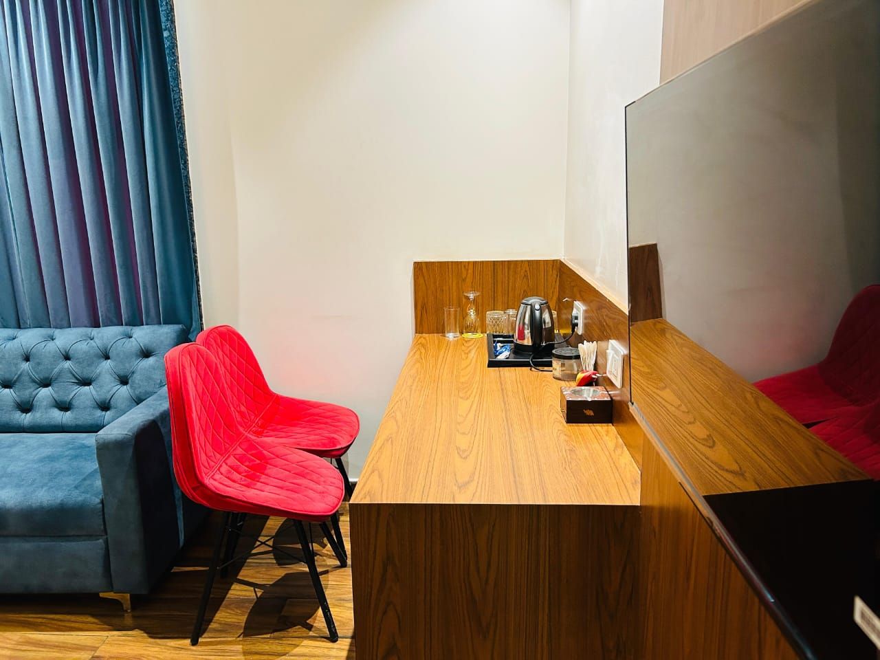 Hotel Swarn Bhoomi Super Deluxe Room 4