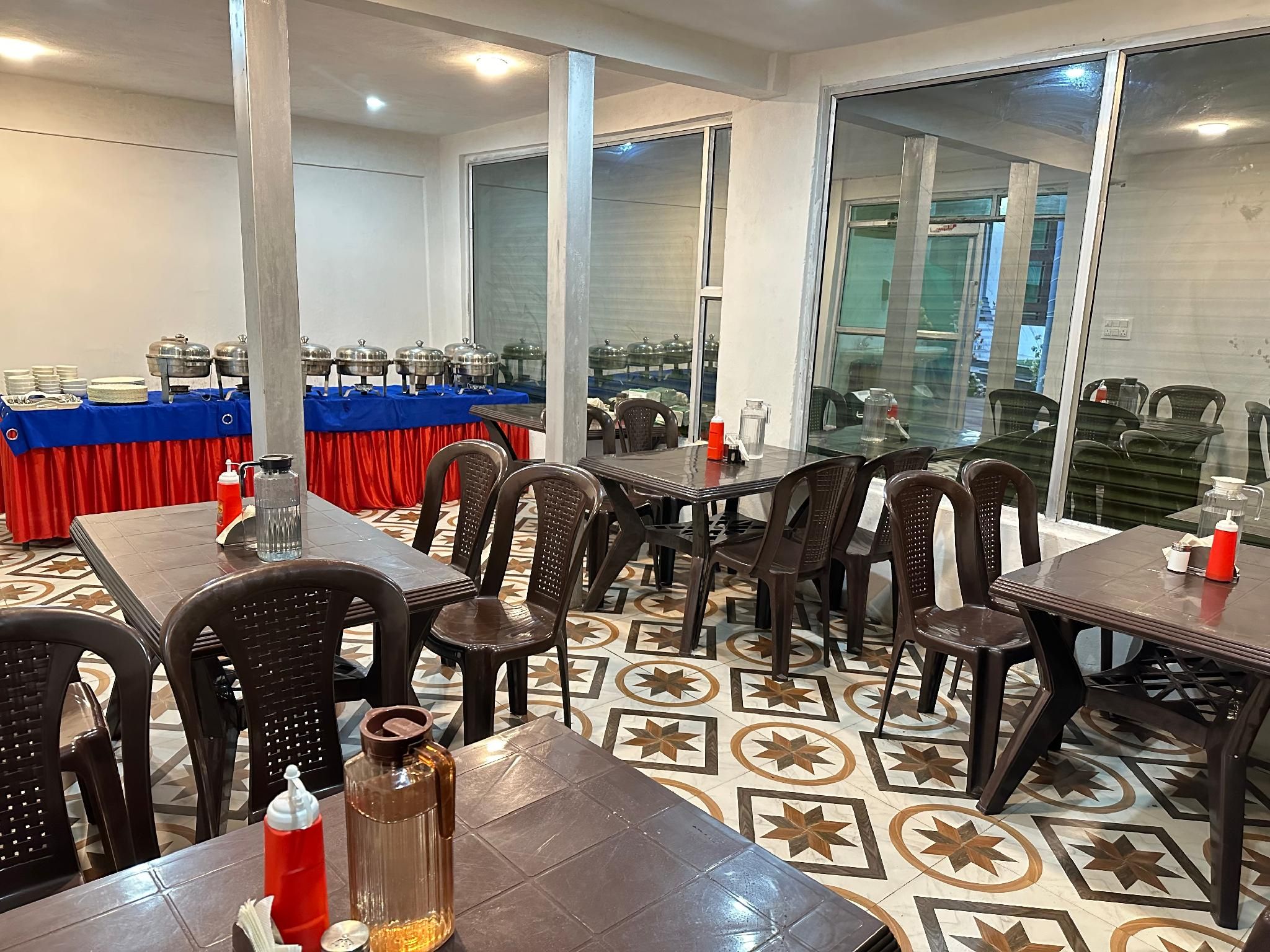 Food & Dining