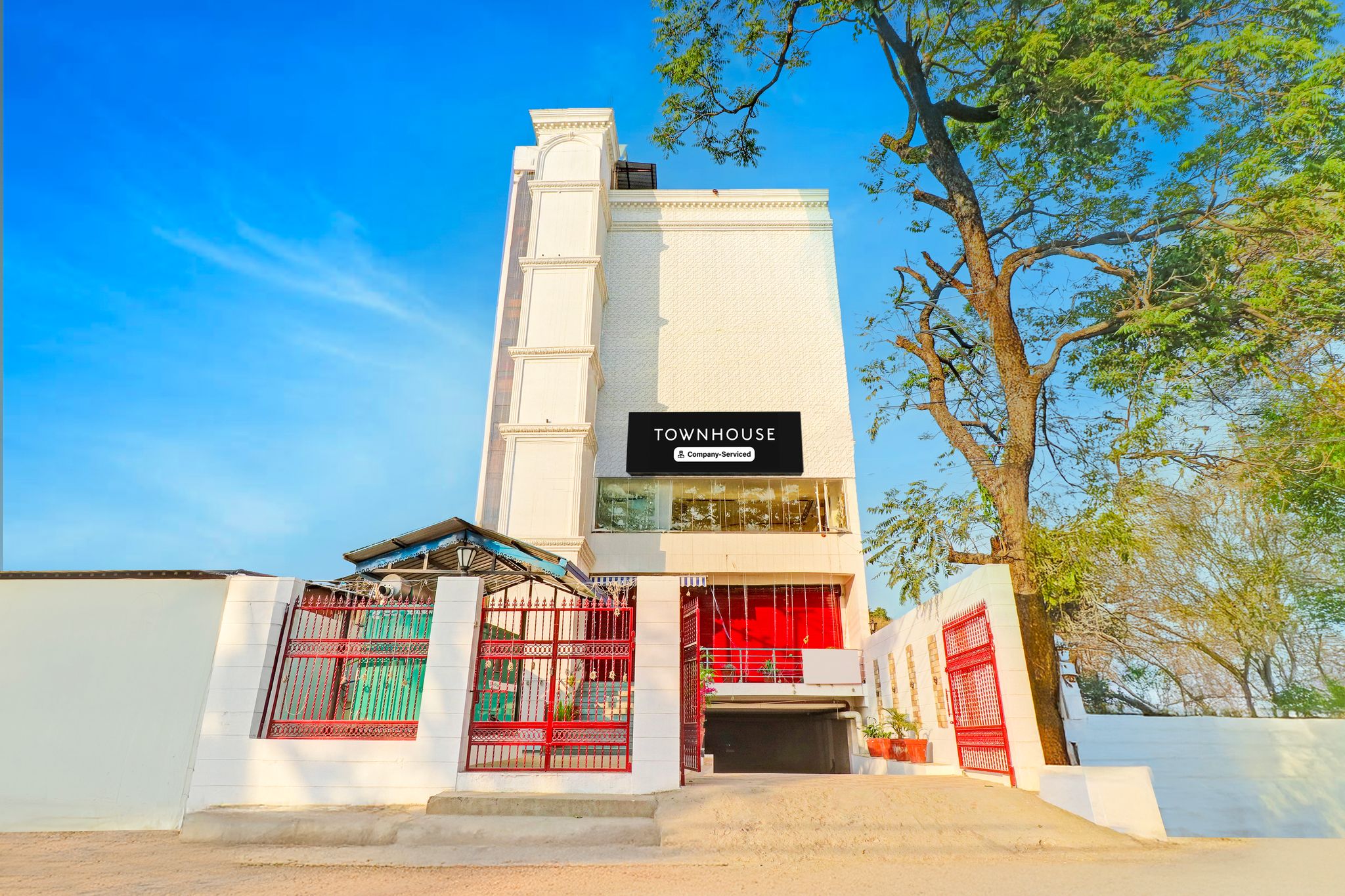 Super Townhouse Patel Nagar Near Saharanpur Chowk Dehradun