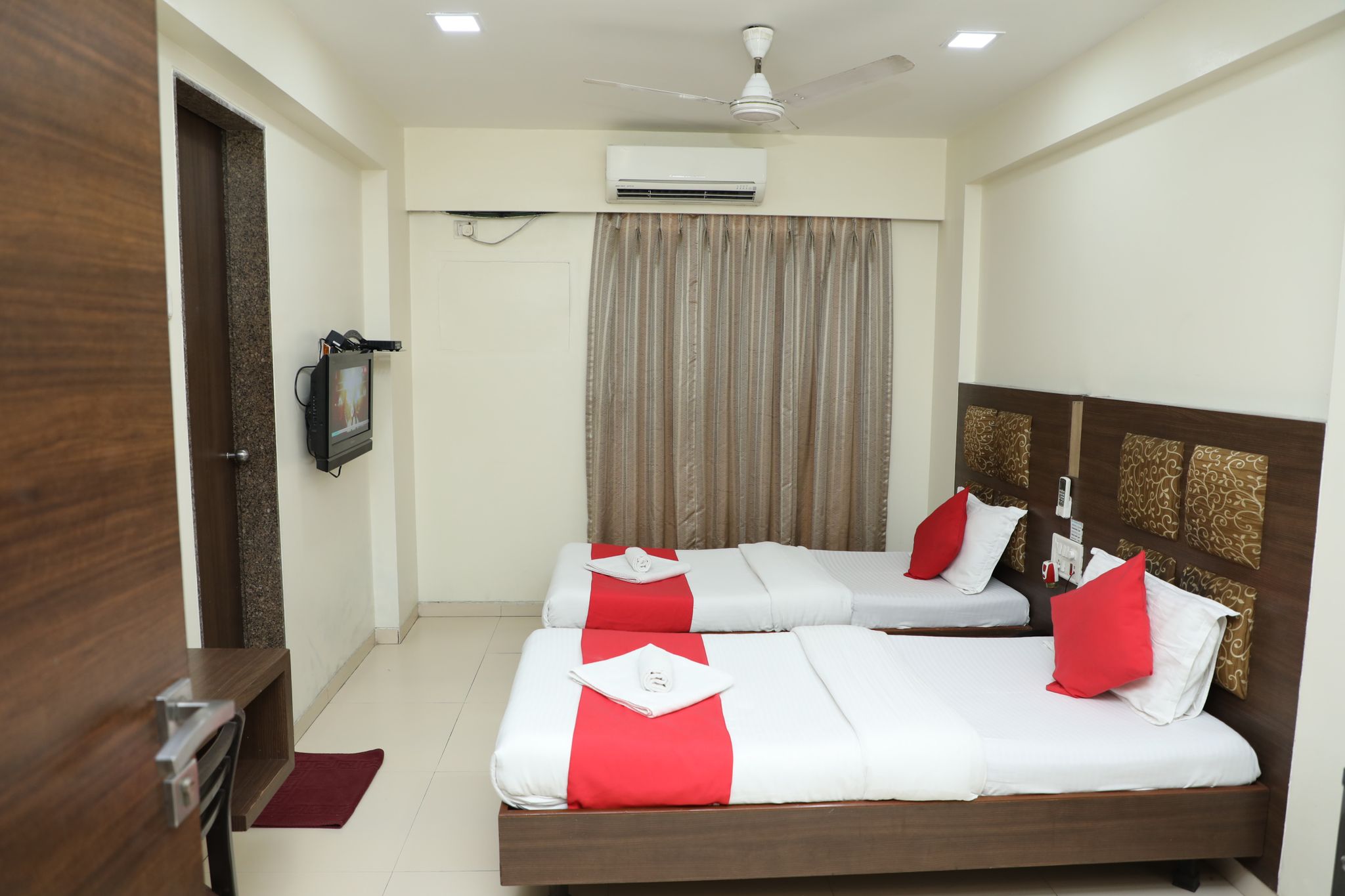 Standard Triple Bedded Room