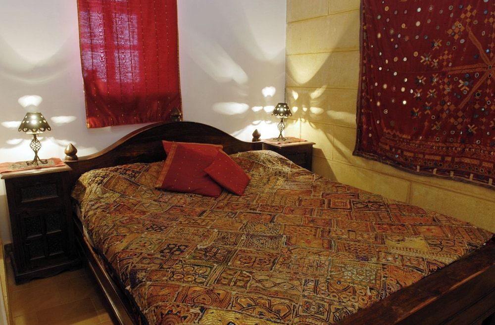 Hotel Killa Bhawan Deluxe Double Room, Private Bathroom, City View