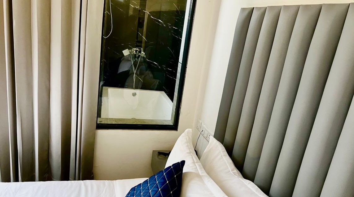 Honeymoon Suite Room