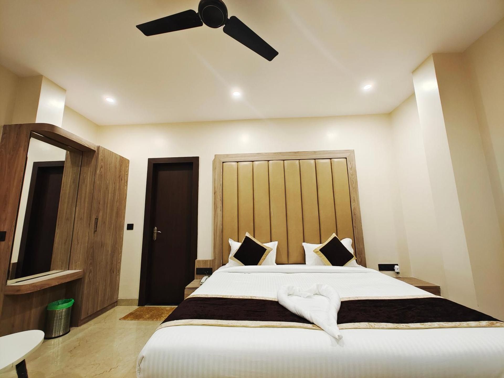 Hotel Radha Residency Executive Room 4