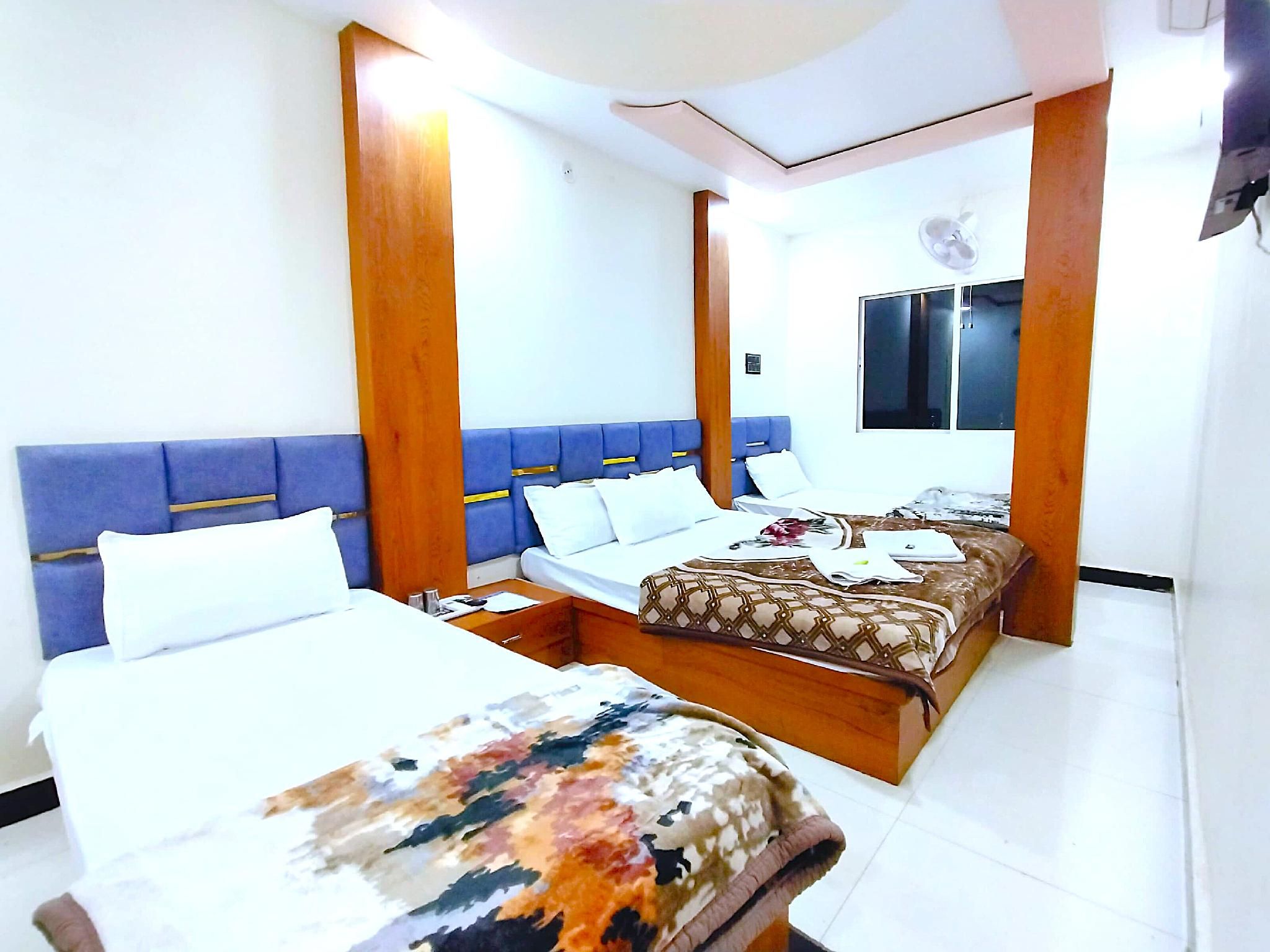 4 Bed - AC Room