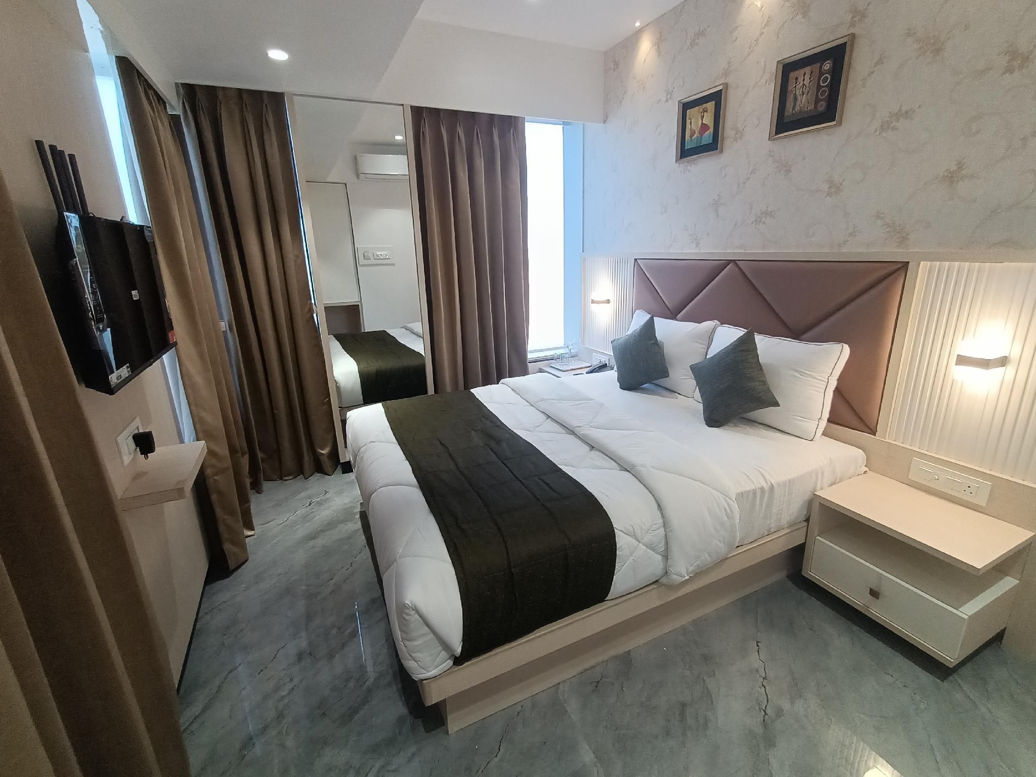 Hotel Pearl Residency Thane Deluxe AC Room