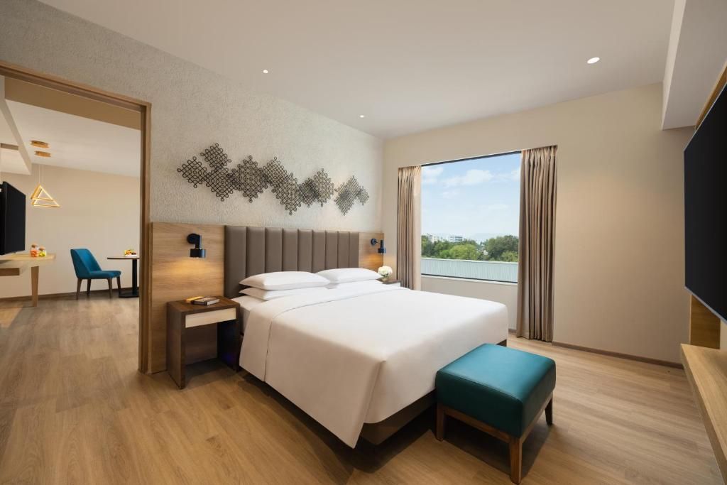Suite, 1 King Bed with Sofa bed (High Floor)