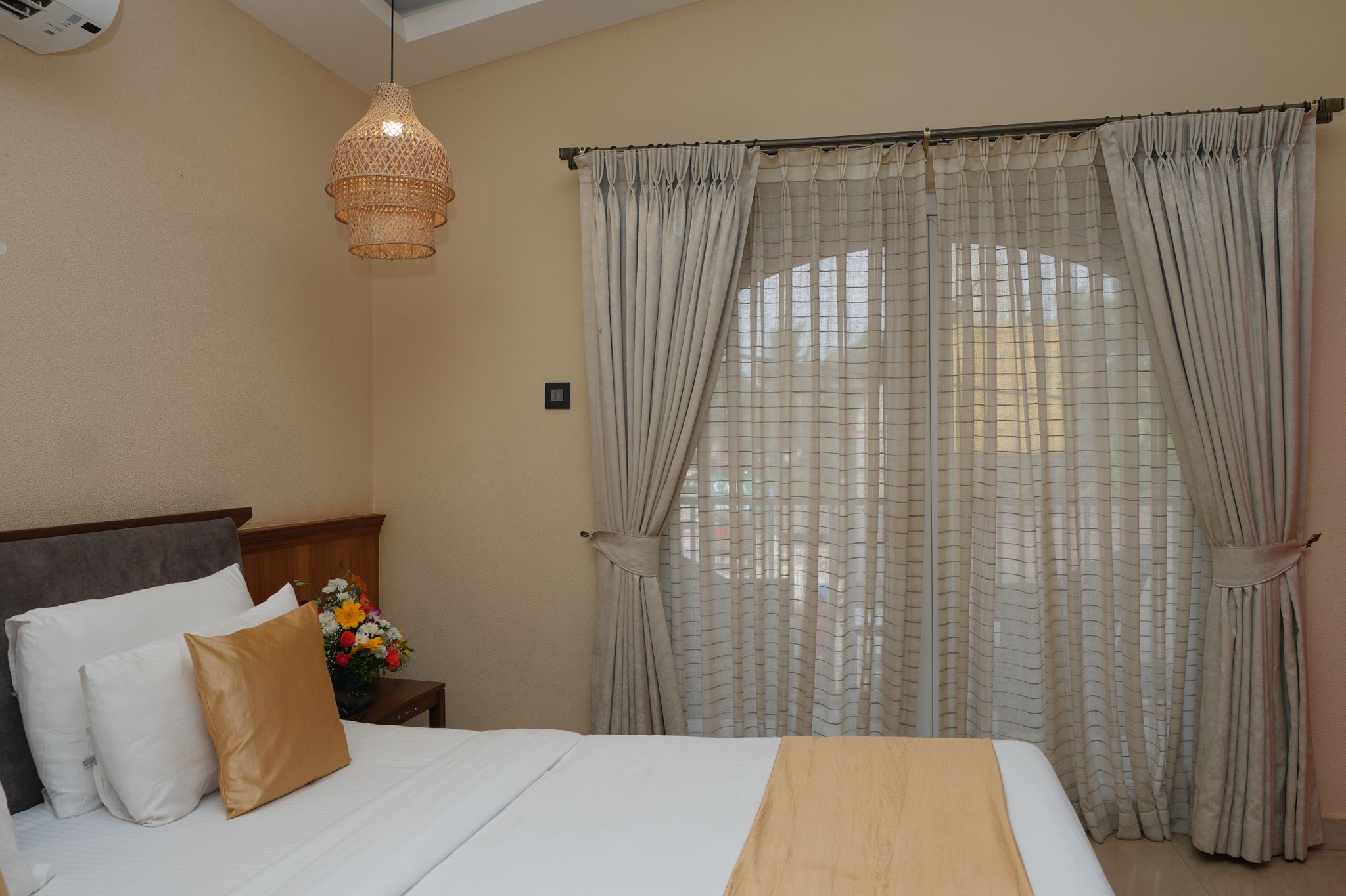 Villa room with Balcony - 2 mins walk to Baga Beach