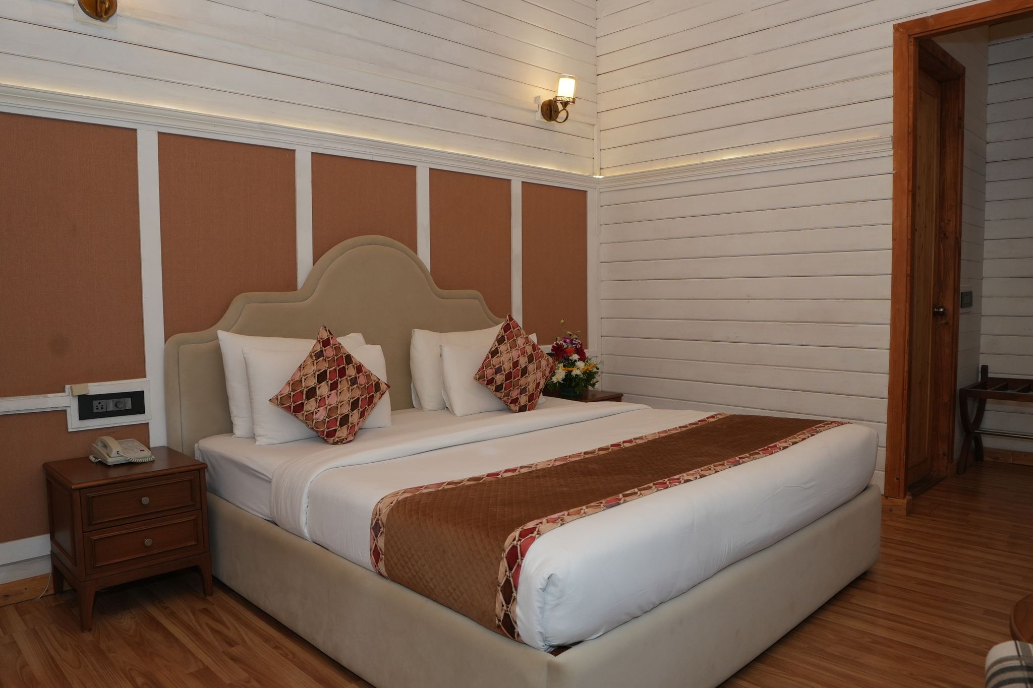 Premium Cottage with Balcony - 2 mins walk to Baga Beach