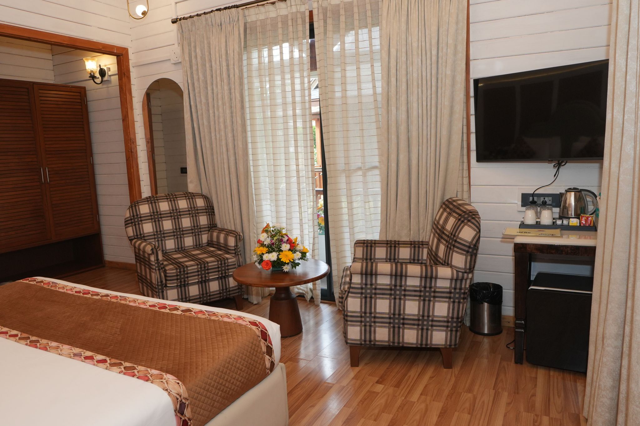 Premium Cottage with Balcony - 2 mins walk to Baga Beach