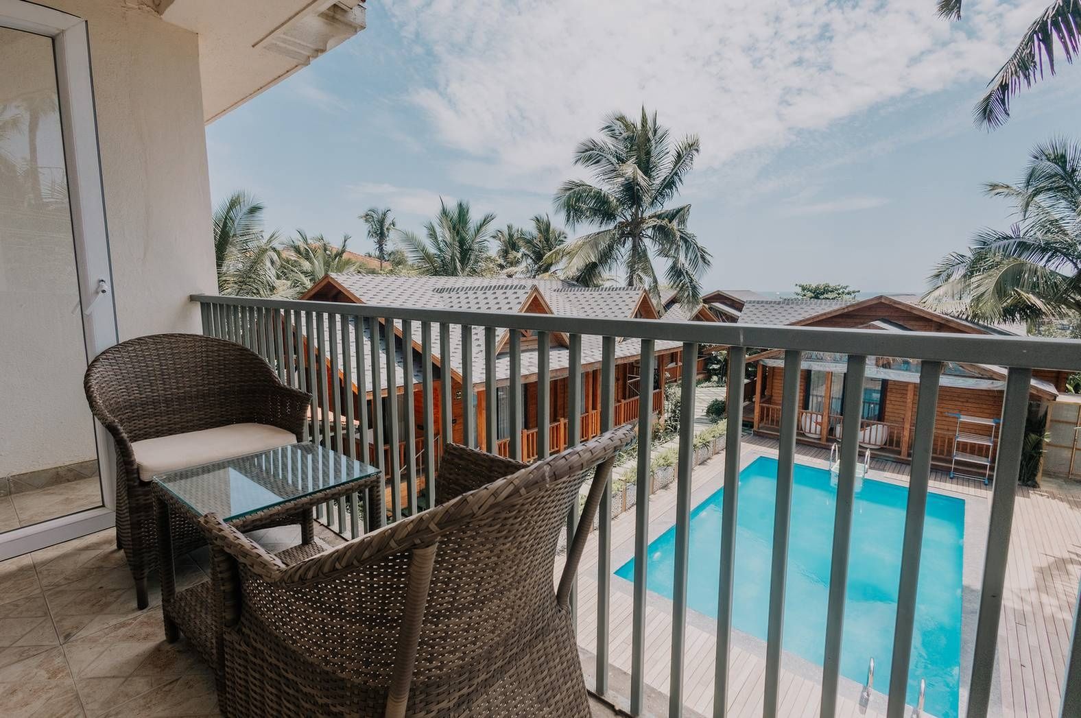 Pool View Villa Rooms with Balcony - 2 mins walk to Baga beach