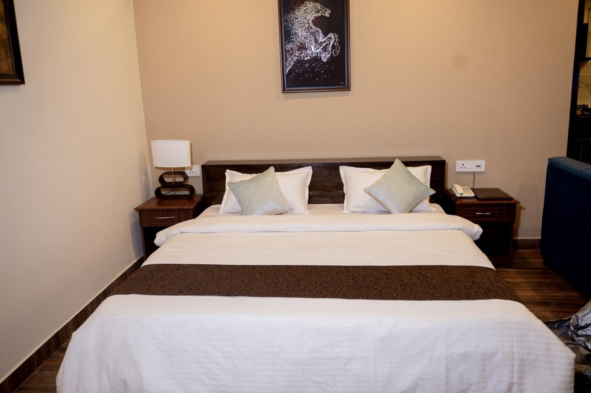 OAK HOUSE Premium Deluxe Double Room