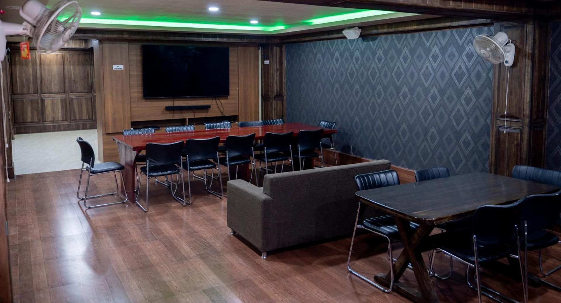 Shared lounge/TV area