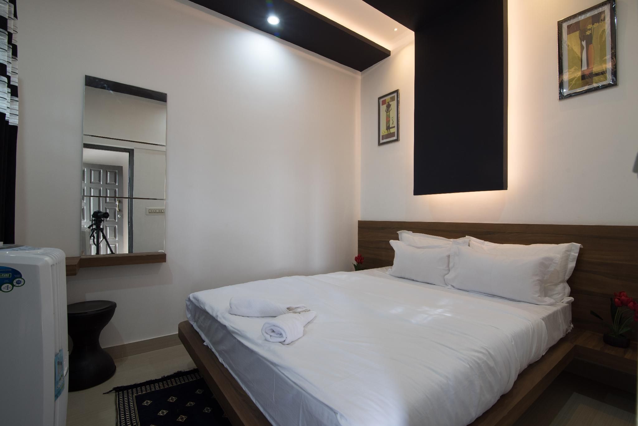Deluxe Double Room - Breakfast Included