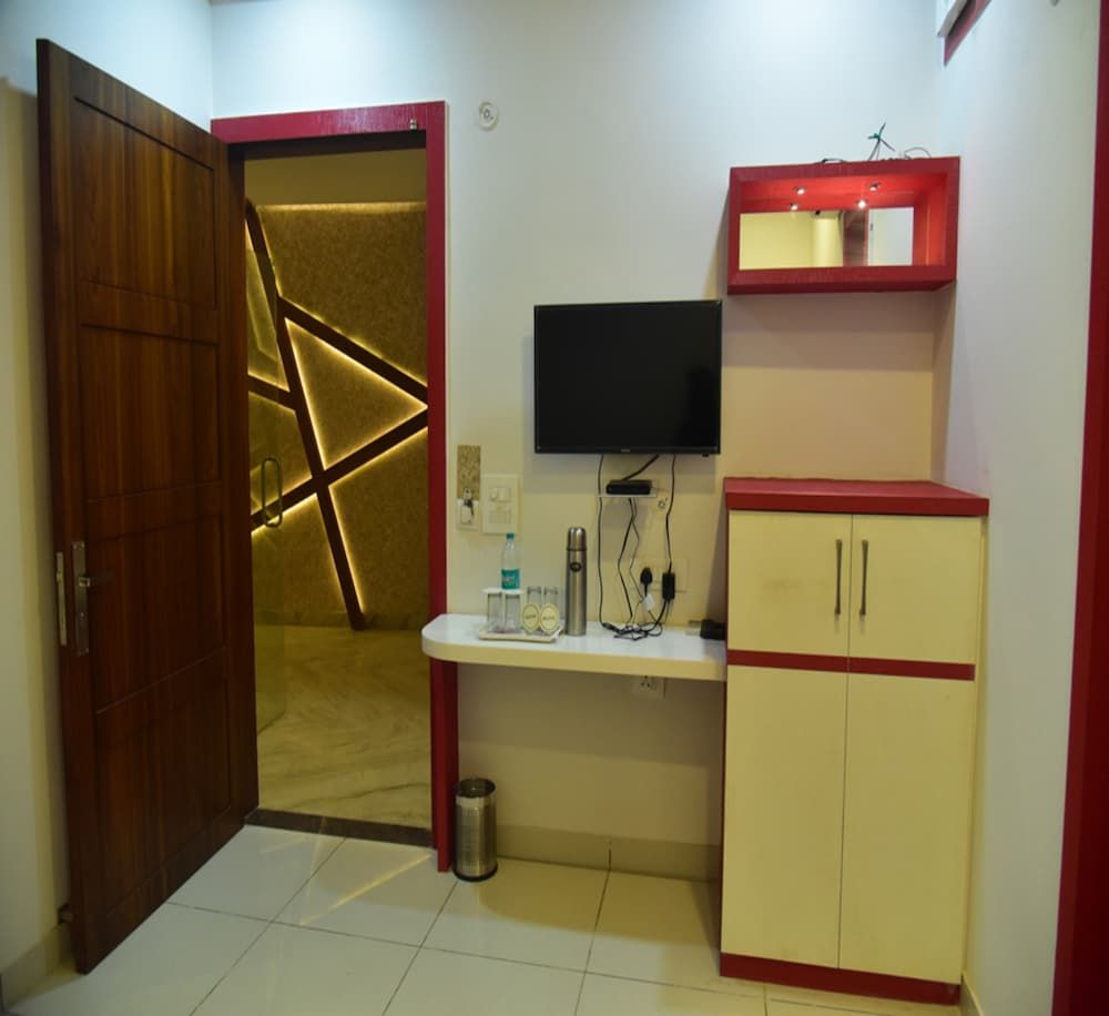 Hotel My Dream Deluxe Room 12