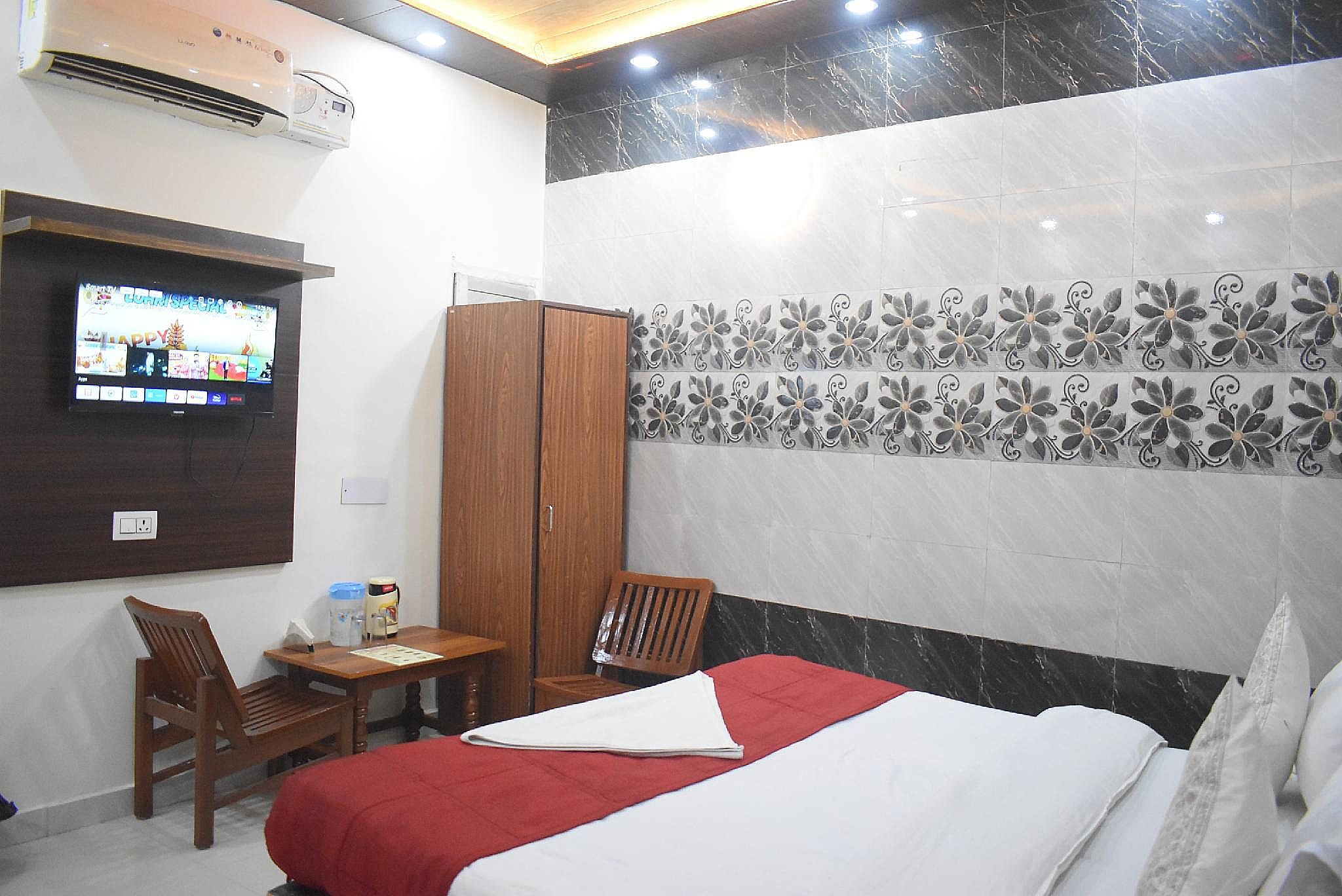 Hotel The Silver Super Deluxe Room 4