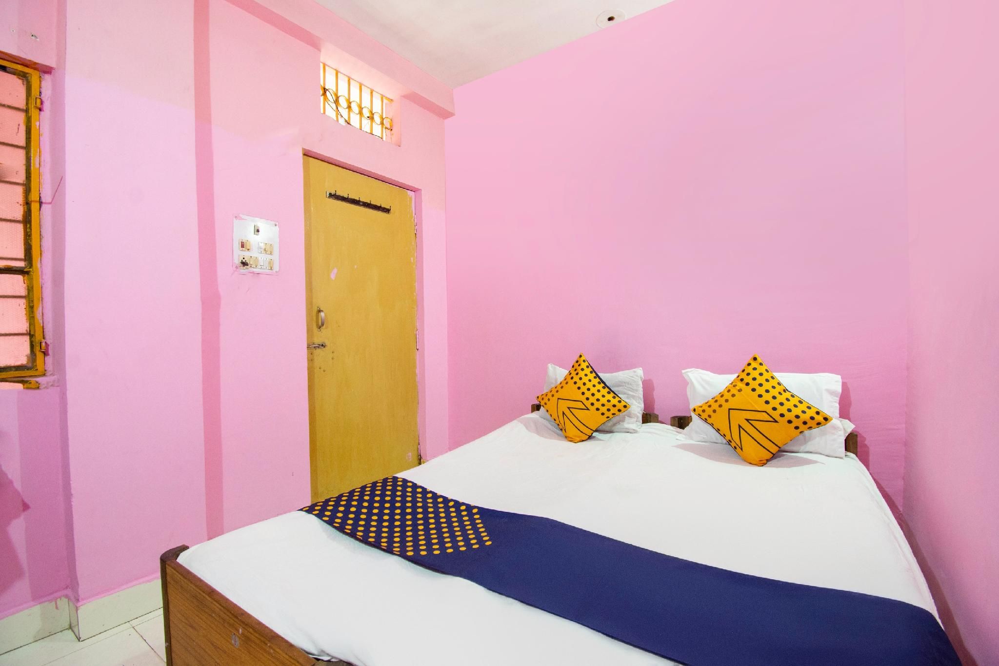 SPOT ON Room without Air Conditioning