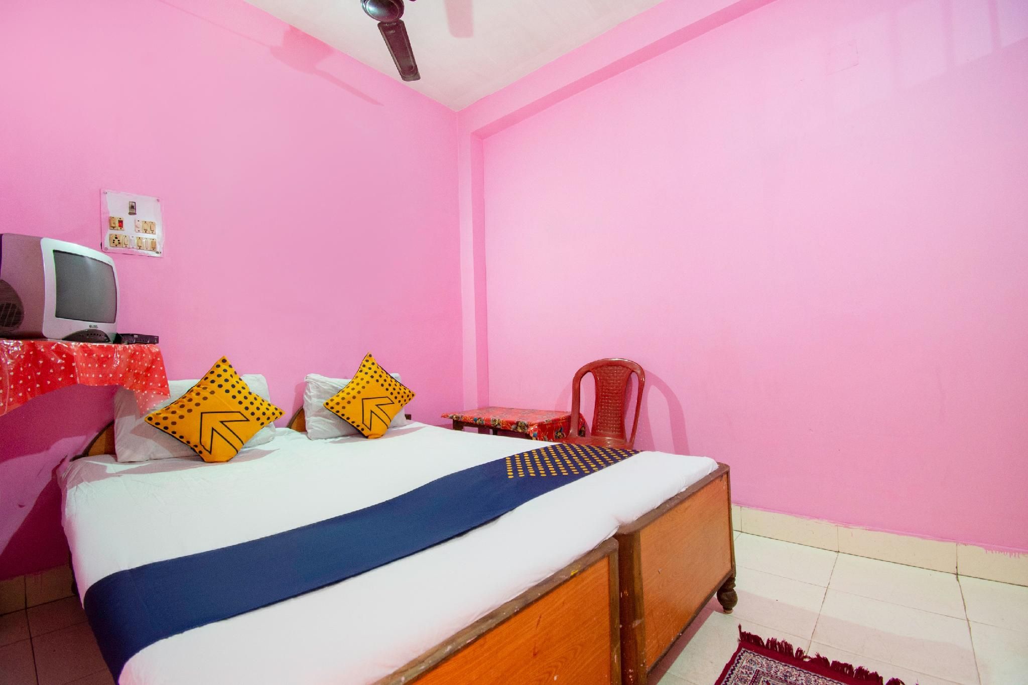 SPOT ON Room without Air Conditioning