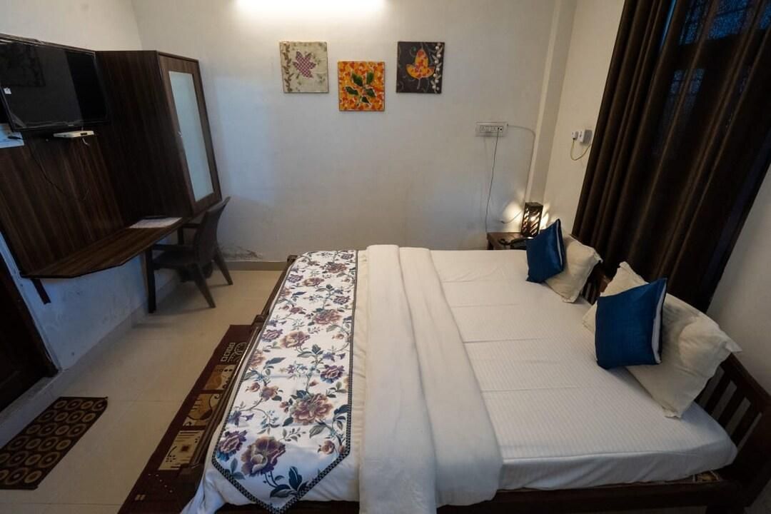 Super Deluxe Double Bed Room