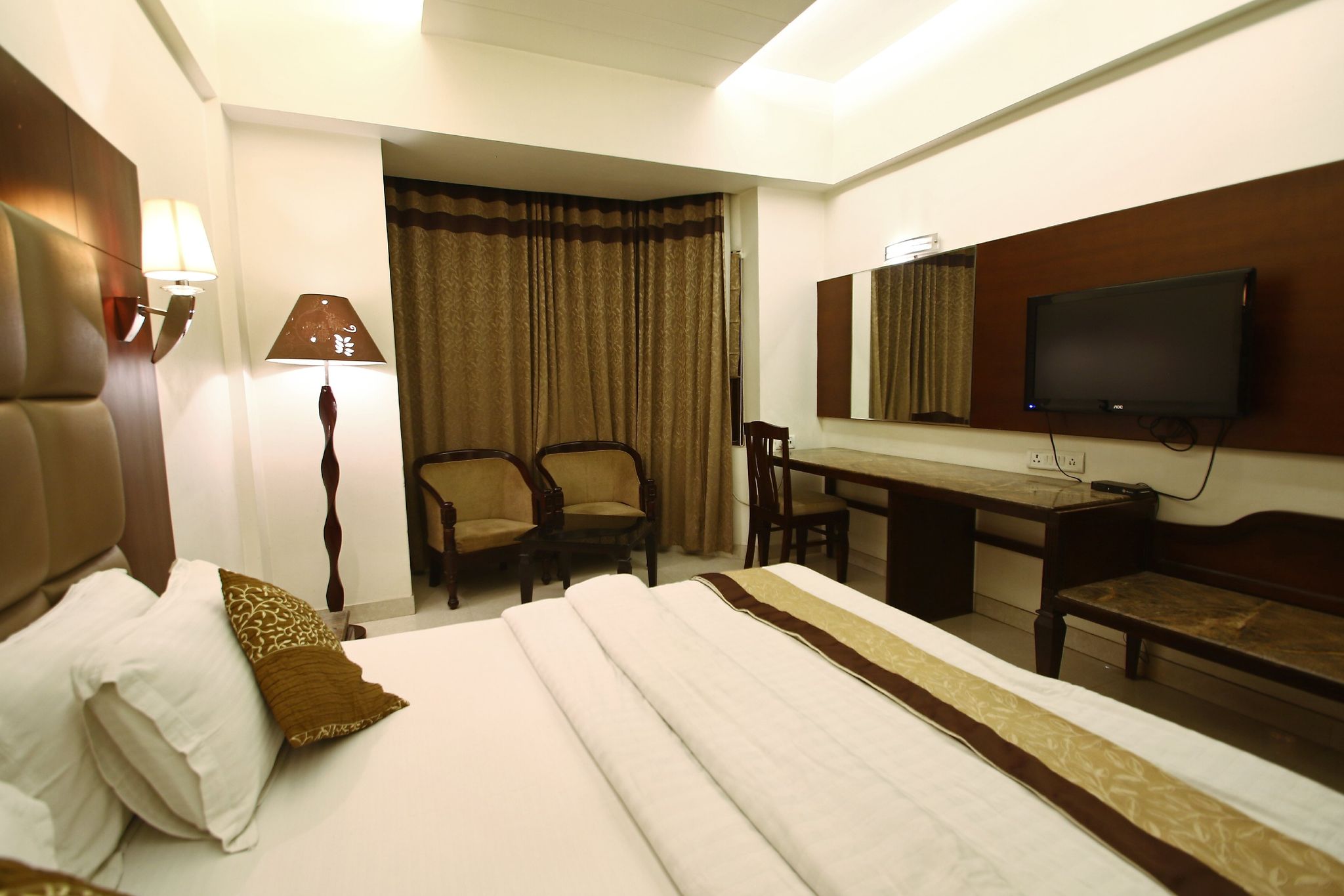 Hotel Abhinandan Gold Deluxe Room 4