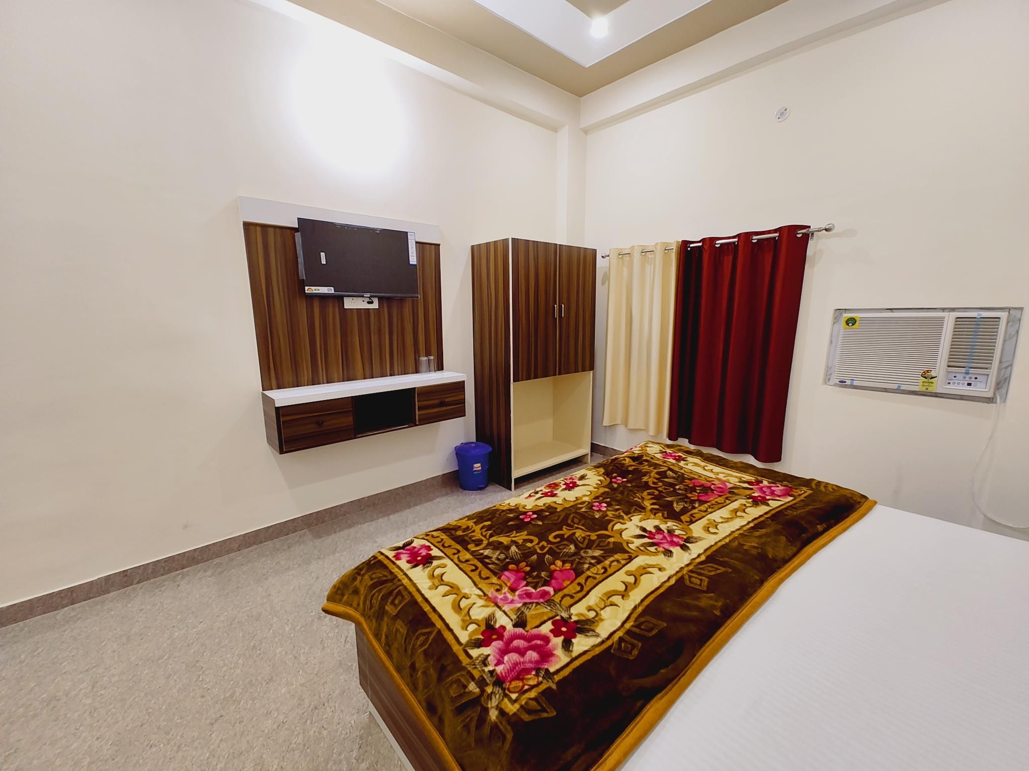 Shree Venktesh Nilayam 300 m From ram janam Bhumi Standard Air Conditioning Room