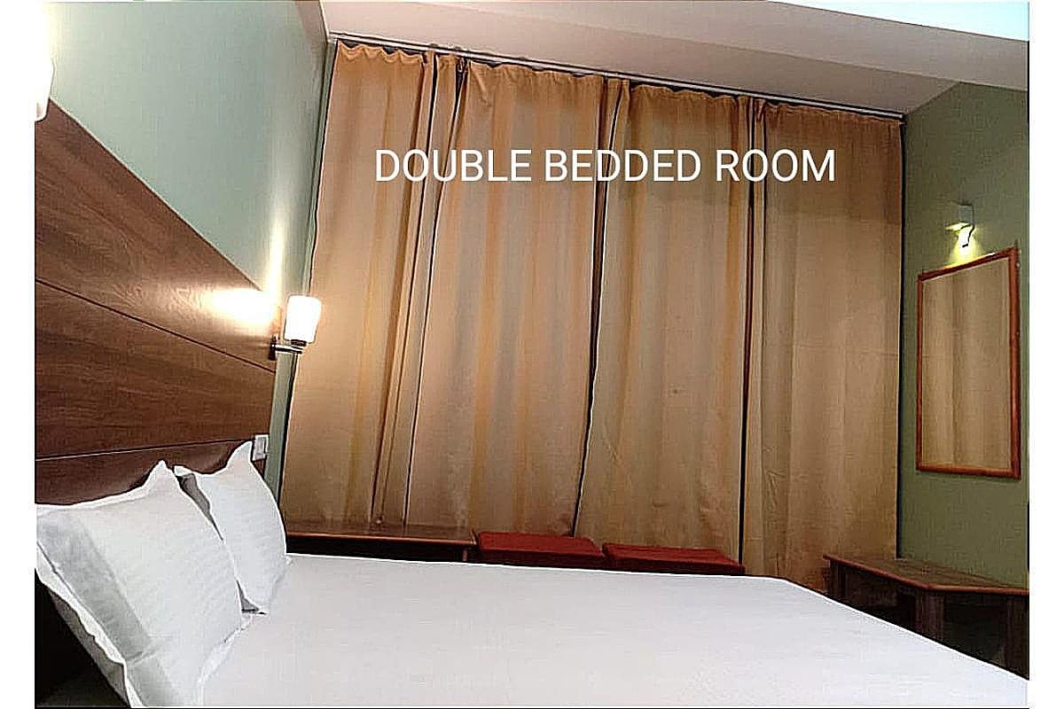 Deluxe Double Bedroom