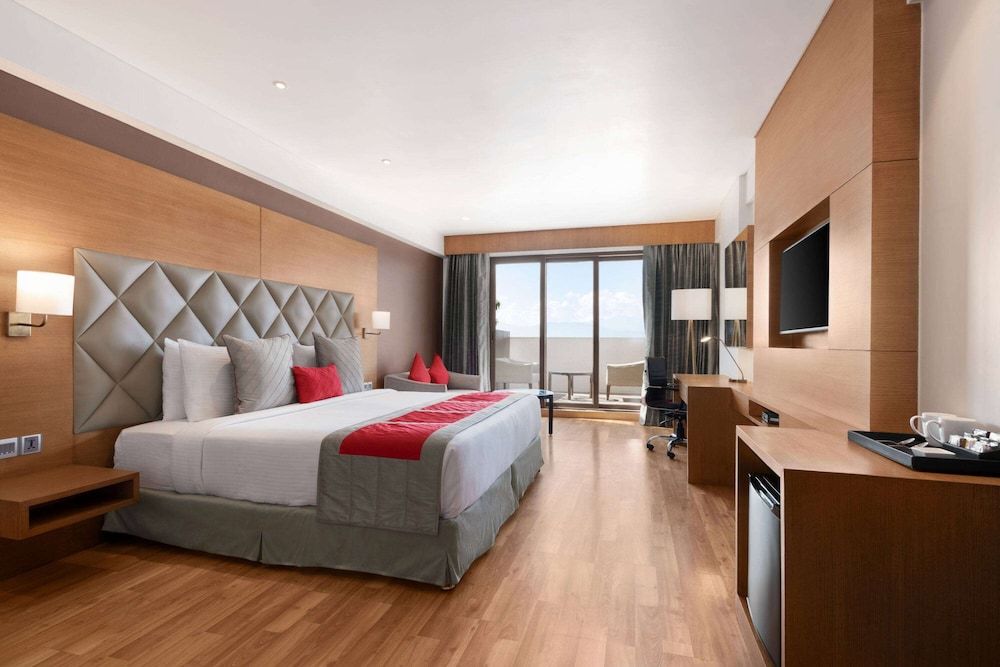 Premium Kanchenjunga View King Bed Room