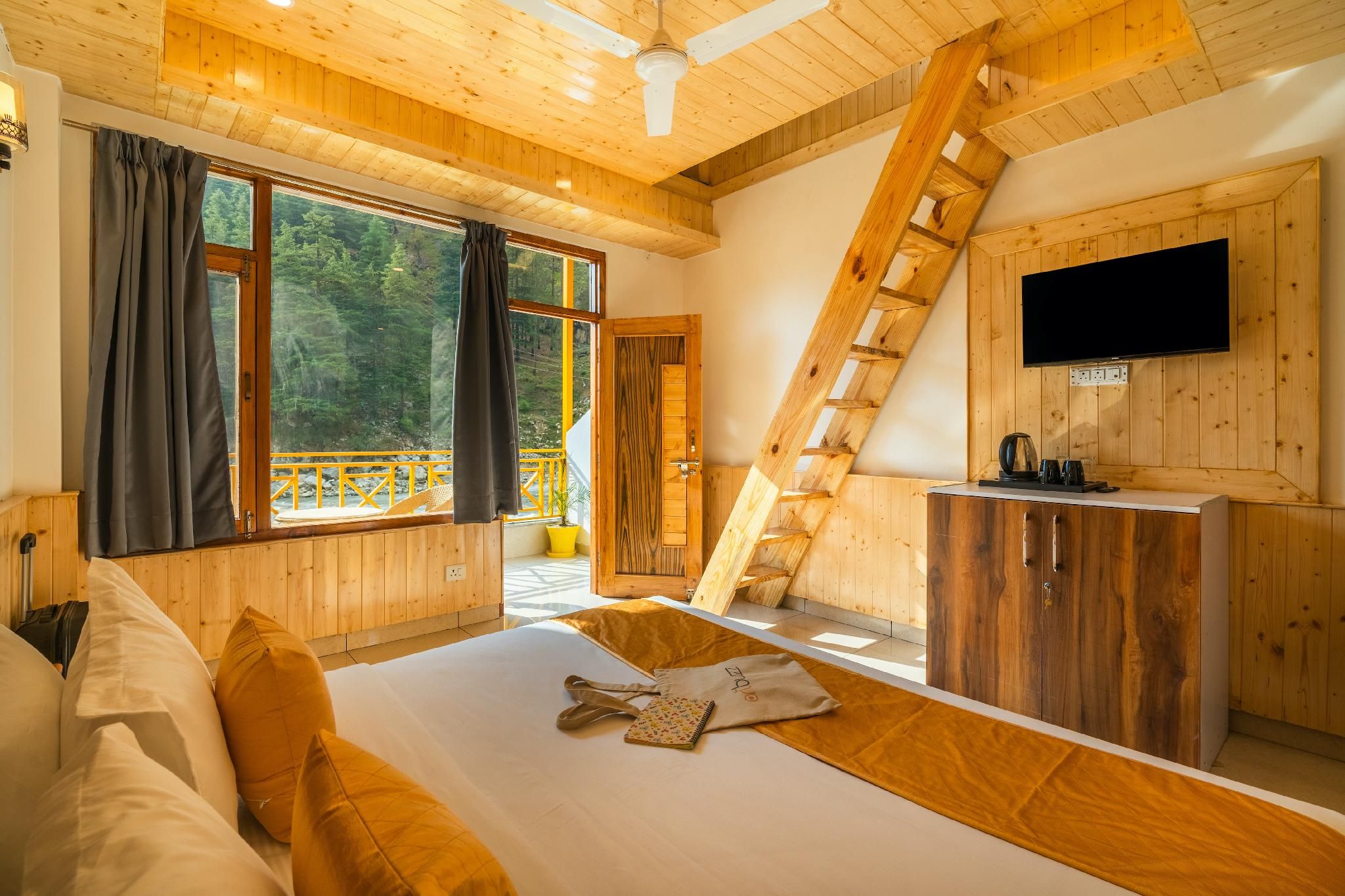 Superior Double Room with Balcony