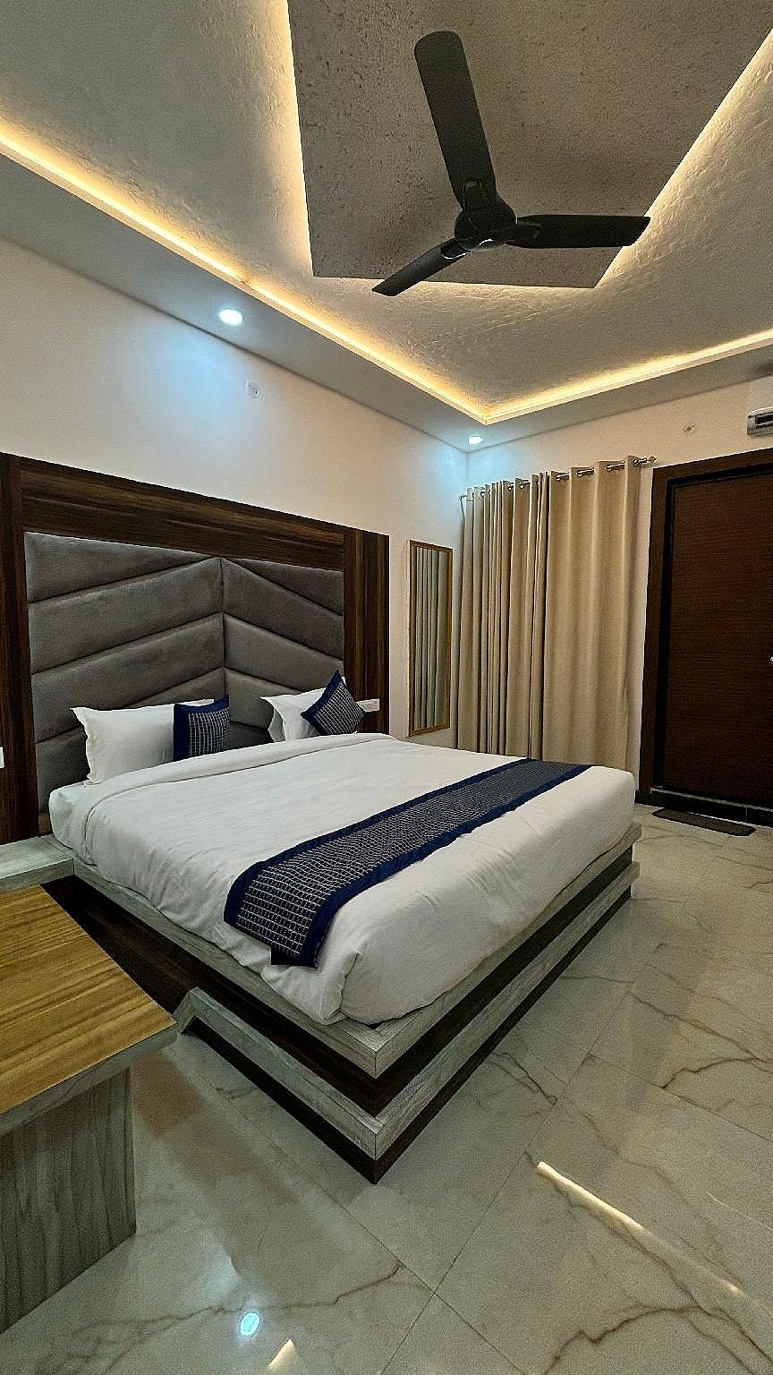 Super Deluxe Room