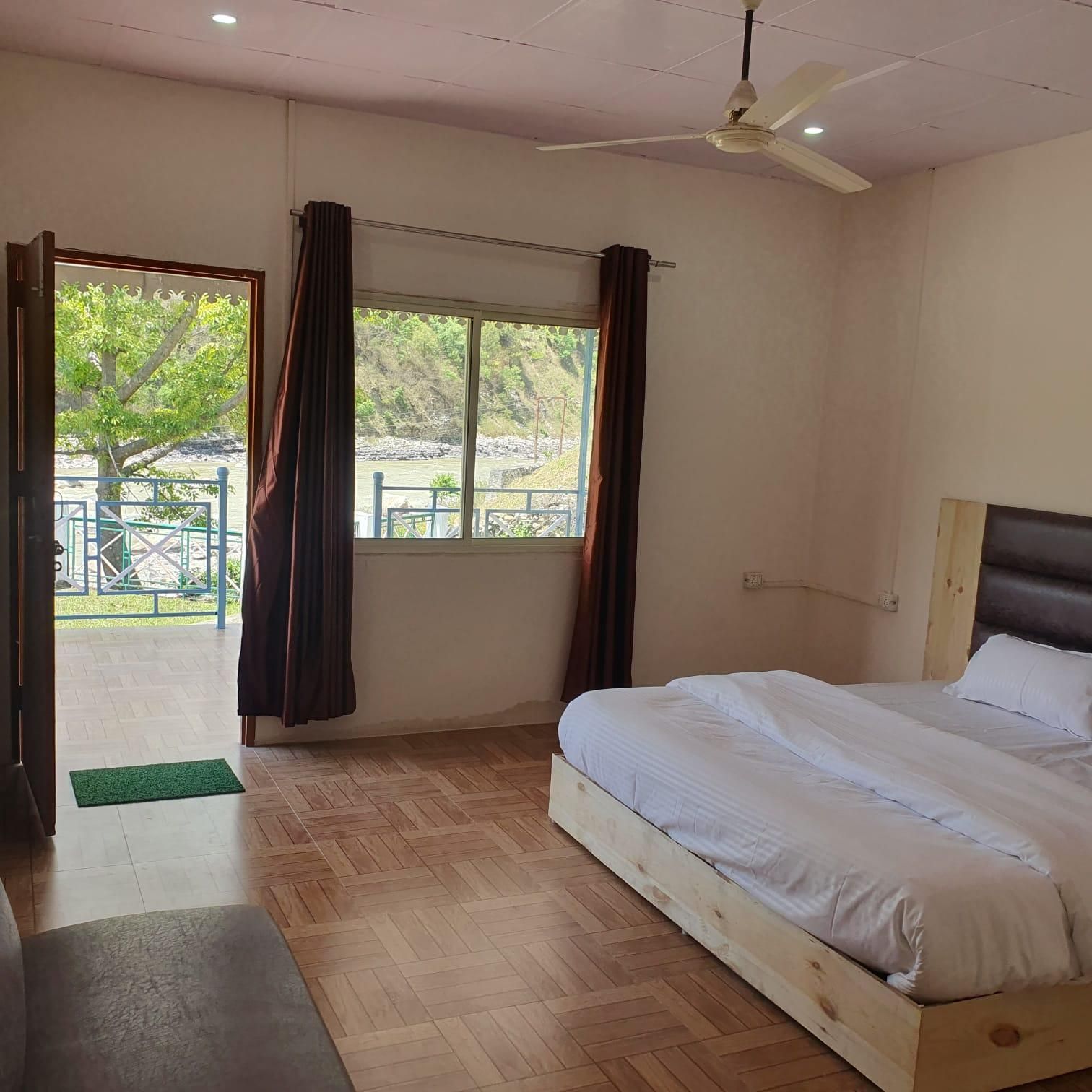 Deluxe Room with Balcony