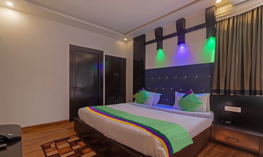 Hotel The Royal Taj Standard Room