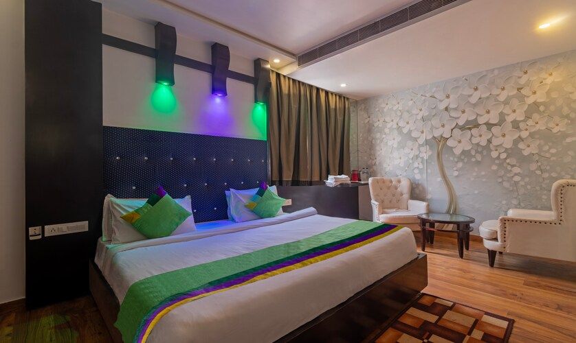 Hotel The Royal Taj Standard Room 2