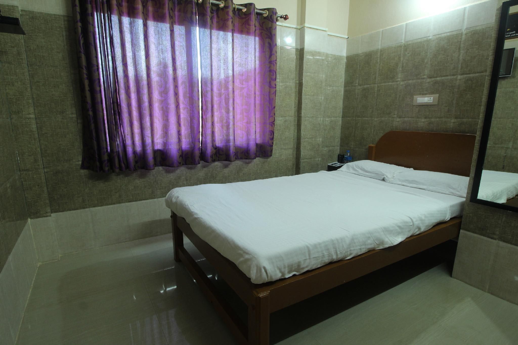 SPOT ON Room without Air Conditioning
