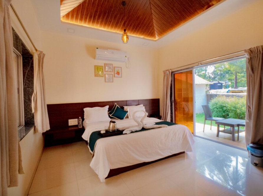 ILIF 2702 BUTTERFLY COTTAGES Deluxe AC Room 3