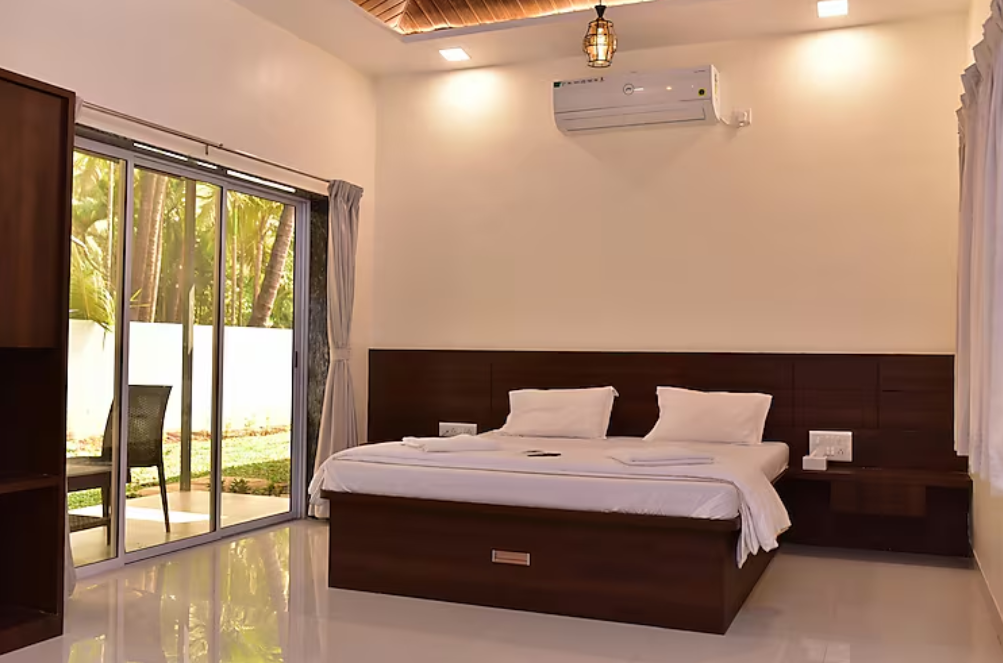 ILIF 2702 BUTTERFLY COTTAGES Deluxe AC Room 2