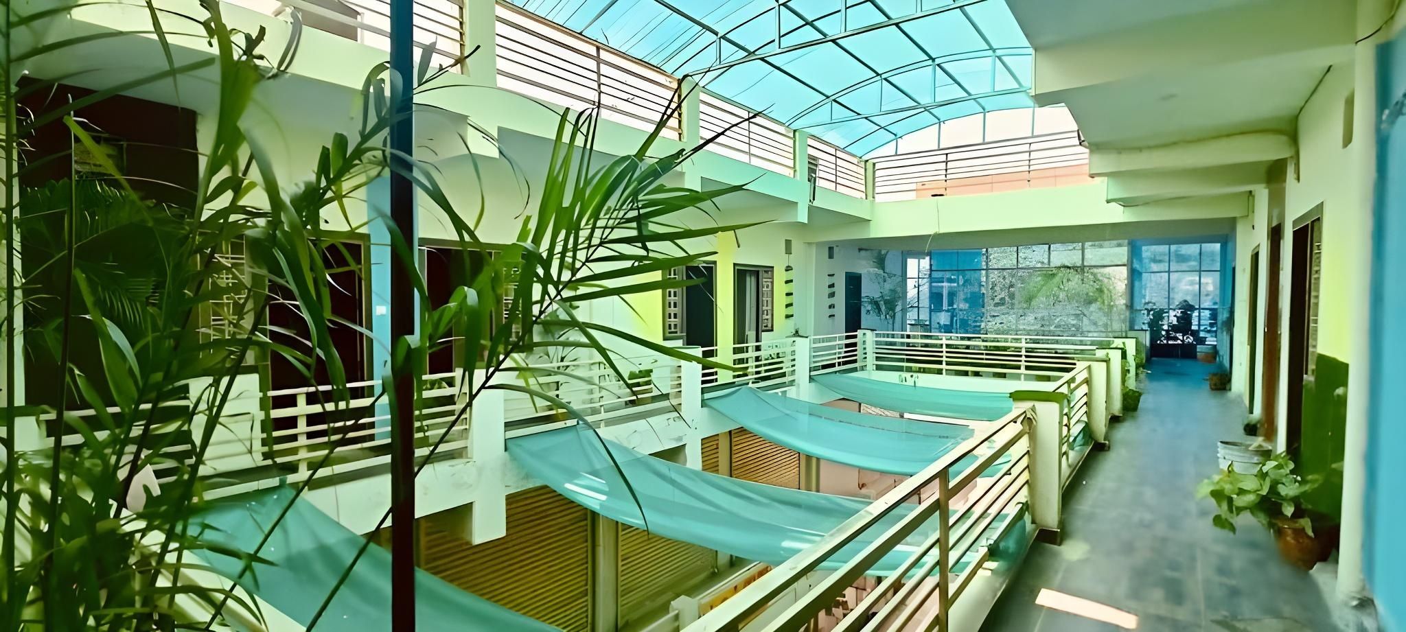 Hotel Atrium Inn