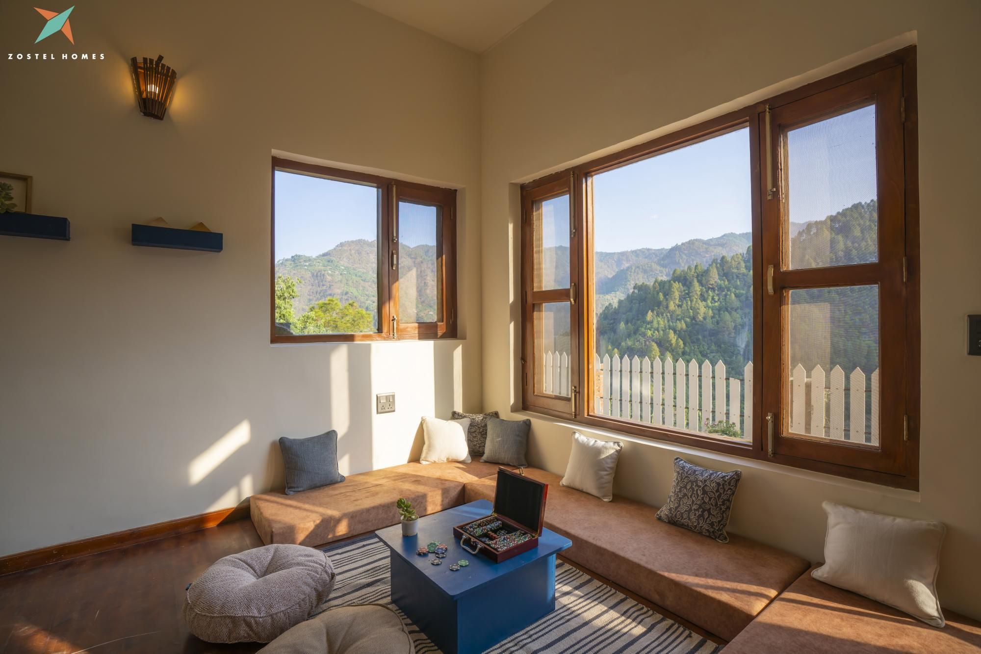 Shared lounge/TV area