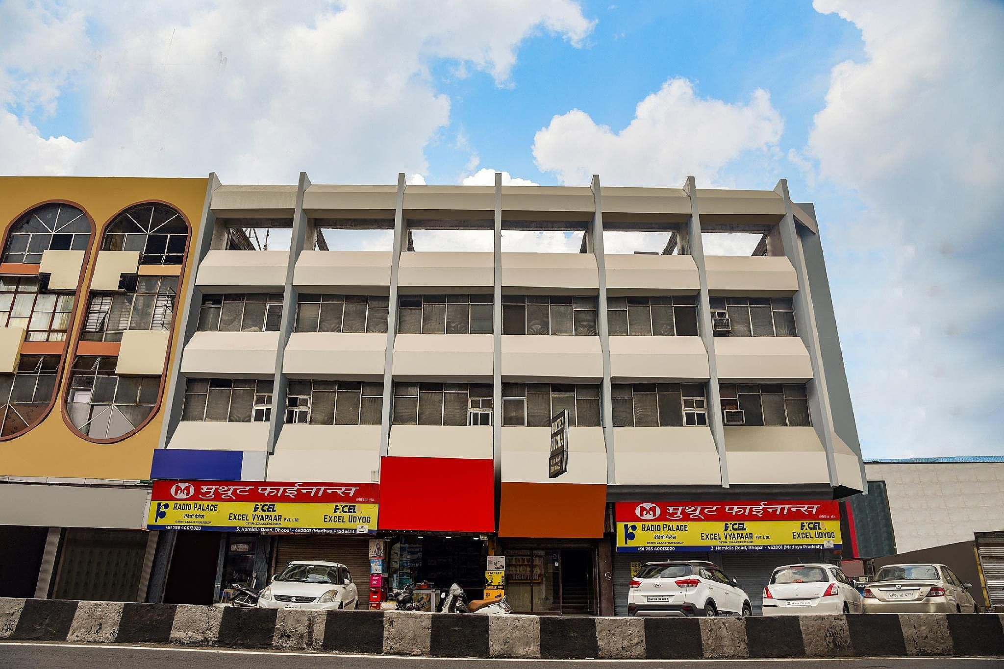 SPOT ON 75385 Hotel Richa