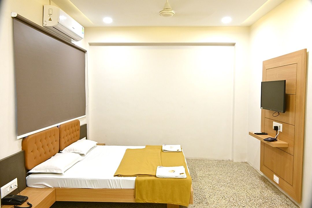 Prince Residency Club House Double Bed Executive Room 3