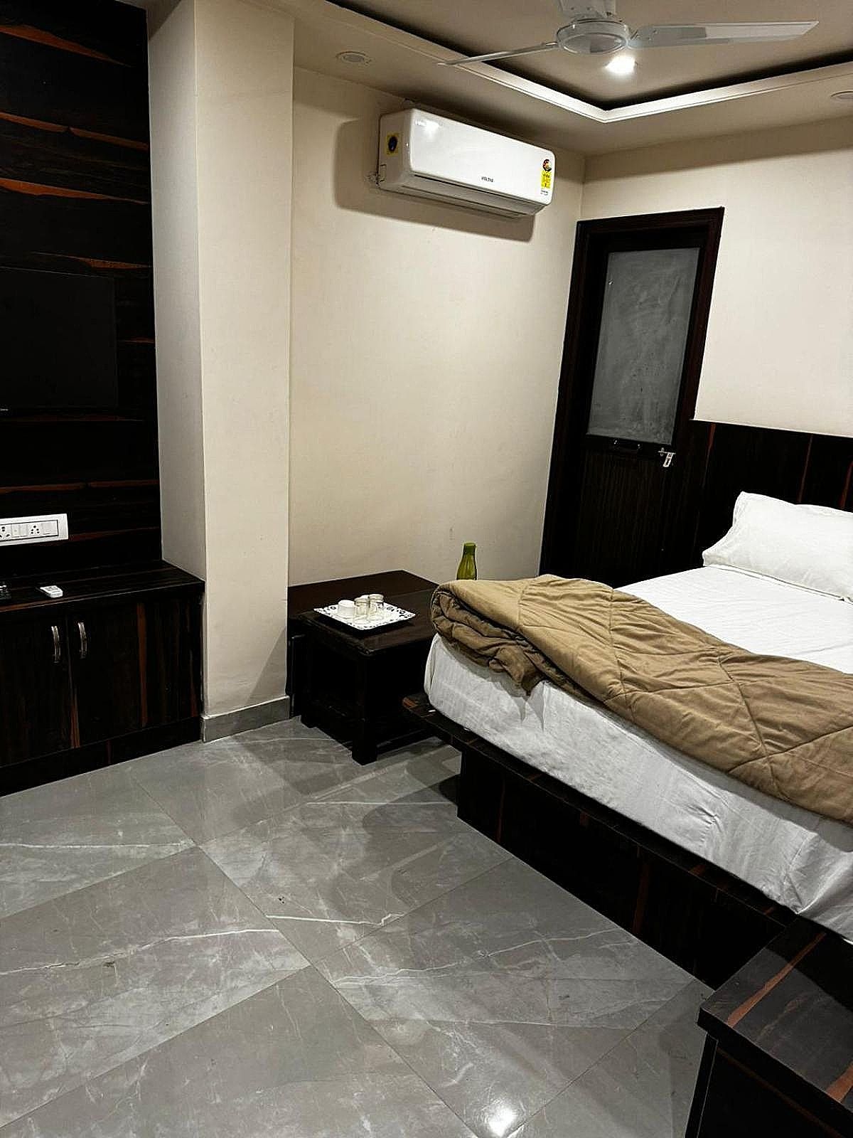 hotel karma Twin Room