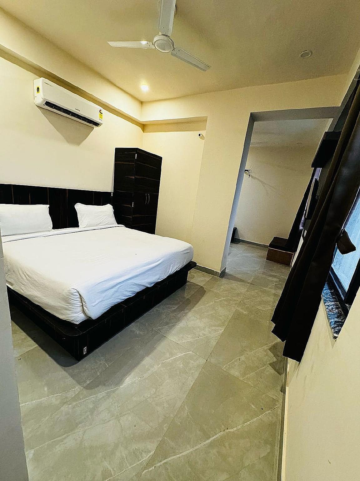 hotel karma Twin Room 2