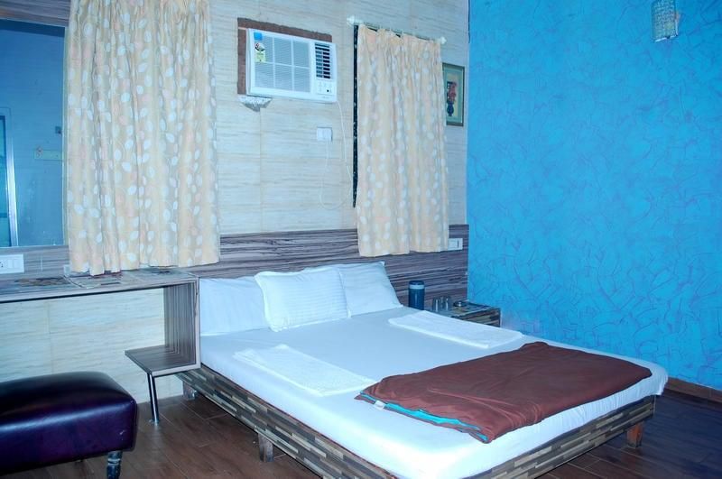 Hotel New India