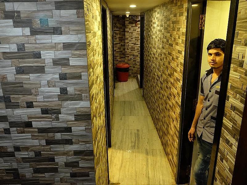 Hotel New India