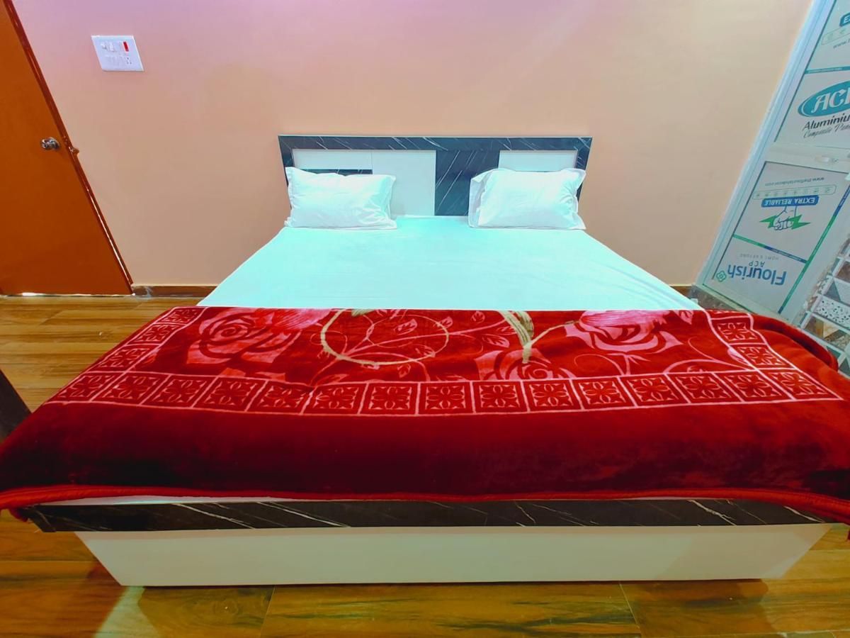 Ayodhya Residency 5 min walk from Ram Janmabhoomi Deluxe Double Room