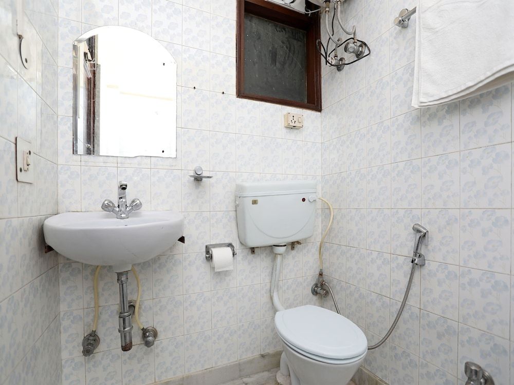 OYO 9916 Hotel Bhoomik Villas Double or Twin Room 15